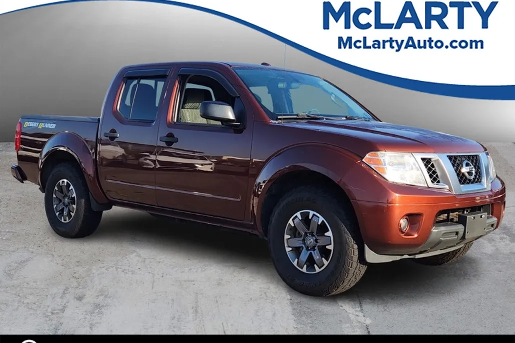 2017 Nissan Frontier Desert Runner photo 1