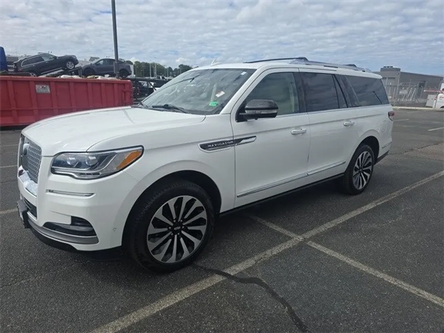 2024 Lincoln Navigator L Reserve photo 1