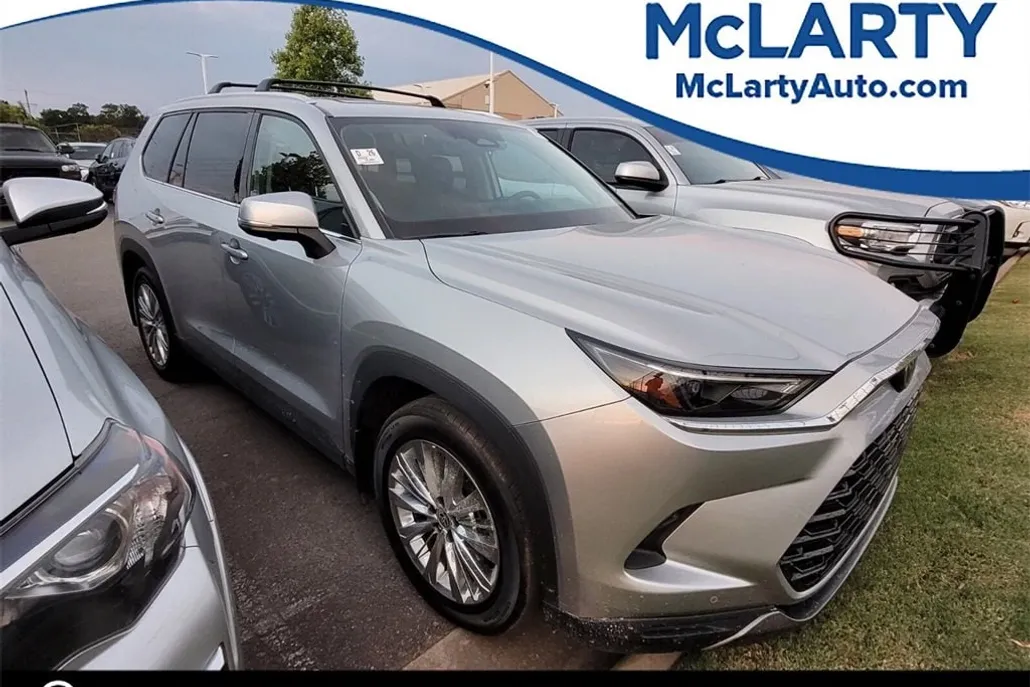 2024 Toyota Grand Highlander Platinum photo 1