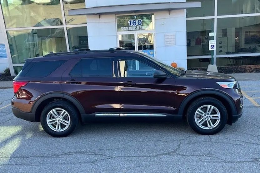 2020 Ford Explorer XLT photo 1