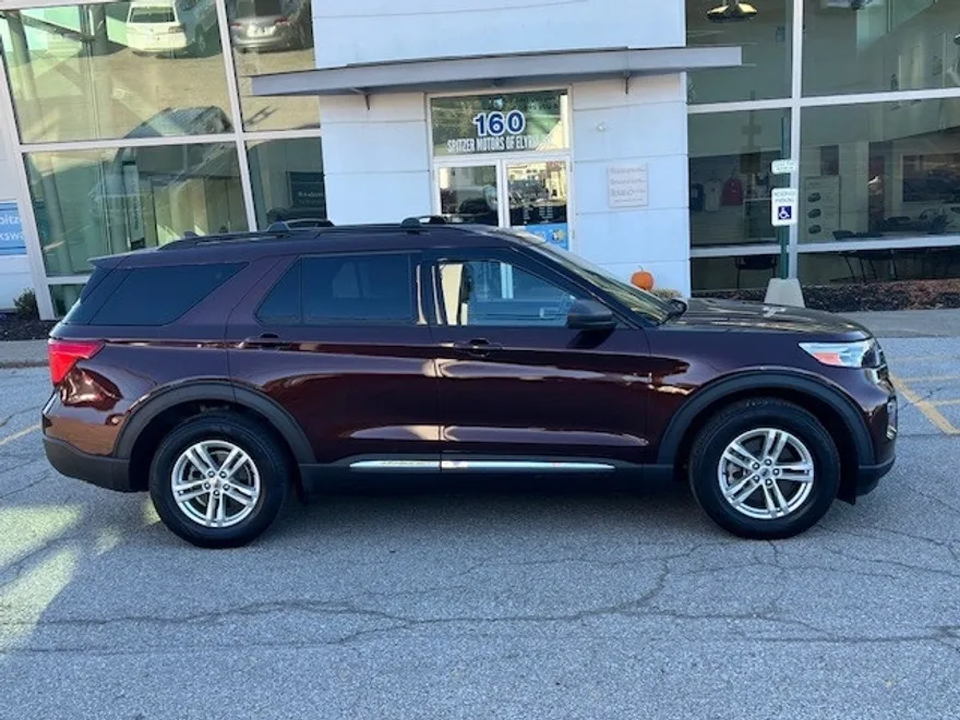 2020 Ford Explorer XLT photo 1