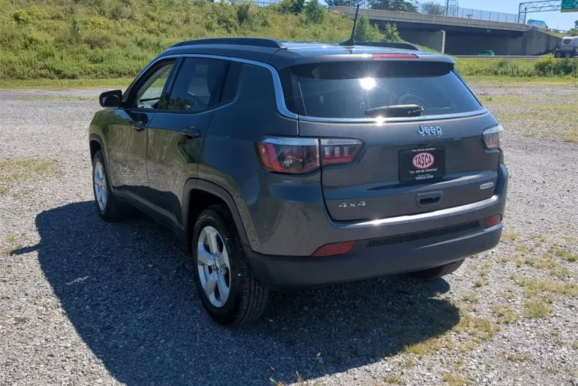 2020 Jeep Compass Latitude photo 1