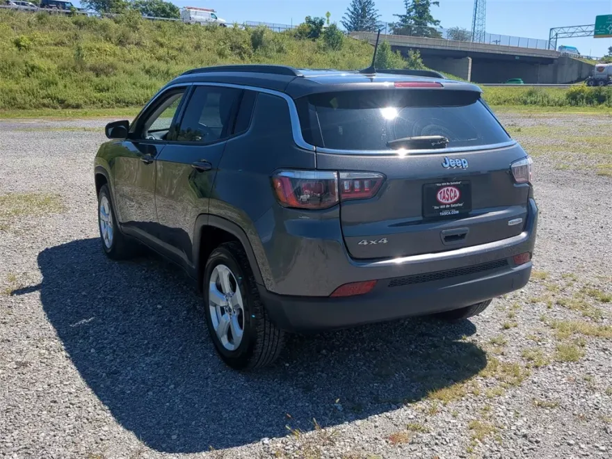 2020 Jeep Compass Latitude photo 1