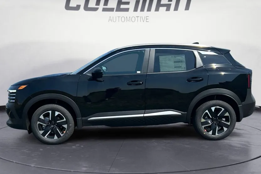 2025 Nissan Kicks SV photo 1