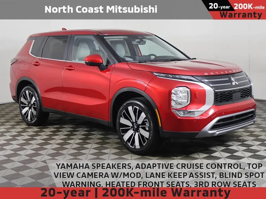 2025 Mitsubishi Outlander SE photo 1