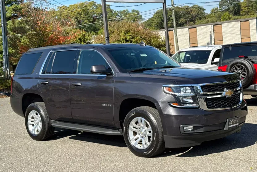 2017 Chevrolet Tahoe LT photo 1