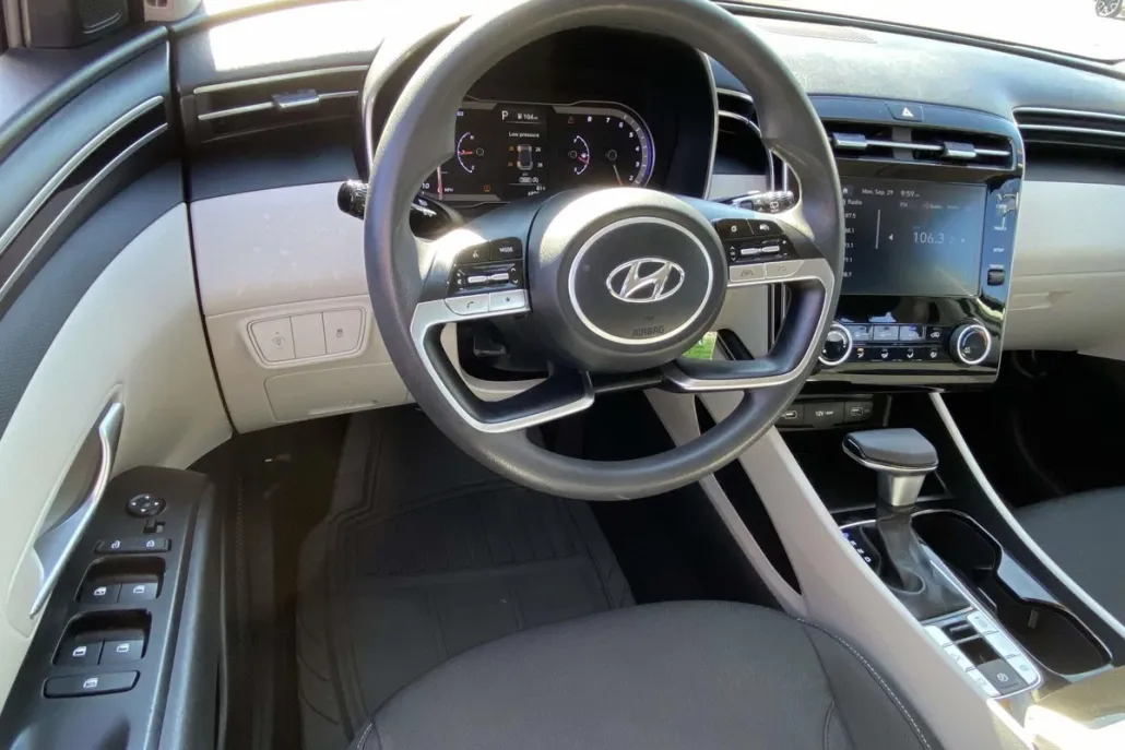 2022 Hyundai Tucson SE photo 1