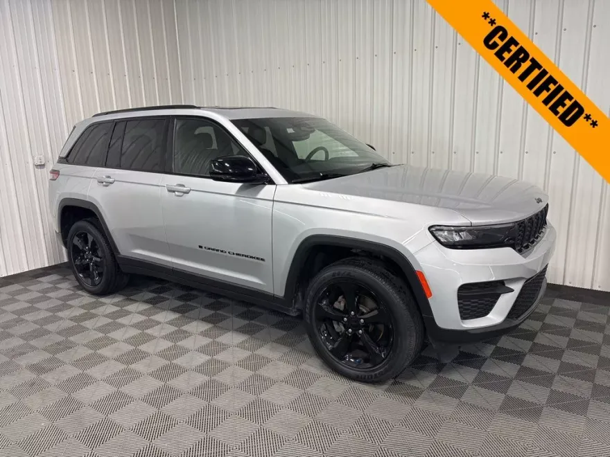2022 Jeep Grand Cherokee Altitude photo 1