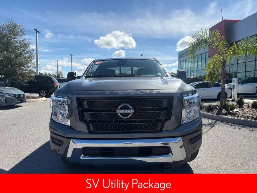 2024 Nissan Titan SV photo 1