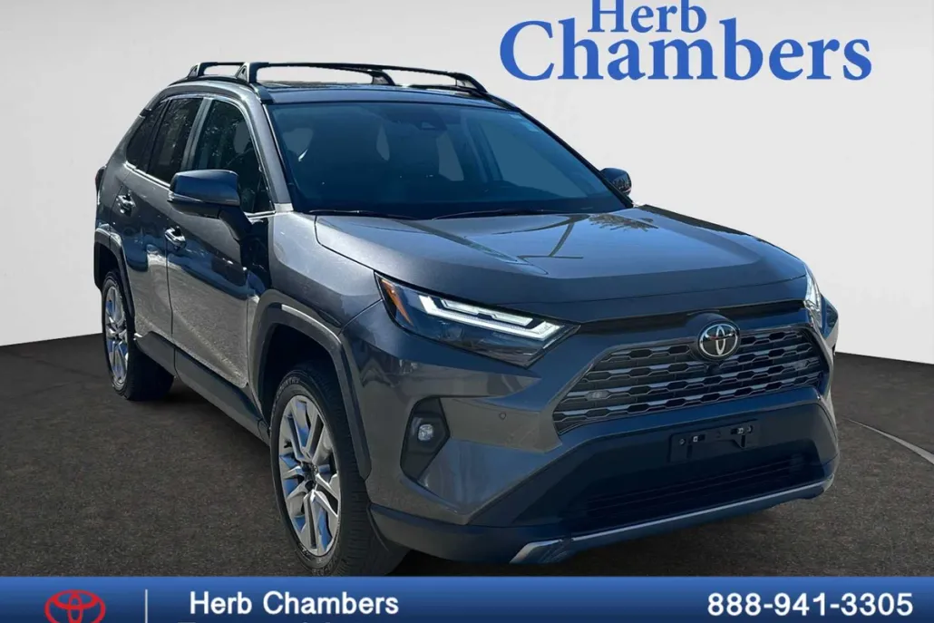 2022 Toyota RAV4 Limited photo 1