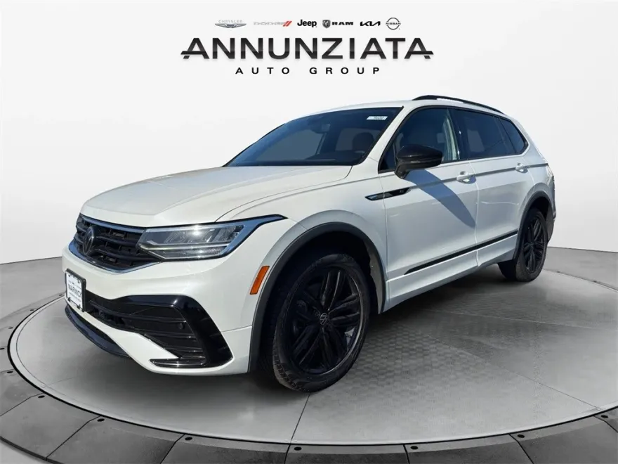 2022 Volkswagen Tiguan SE R-Line Black photo 1