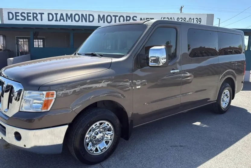 2014 Nissan NV3500 HD Passenger SL photo 1