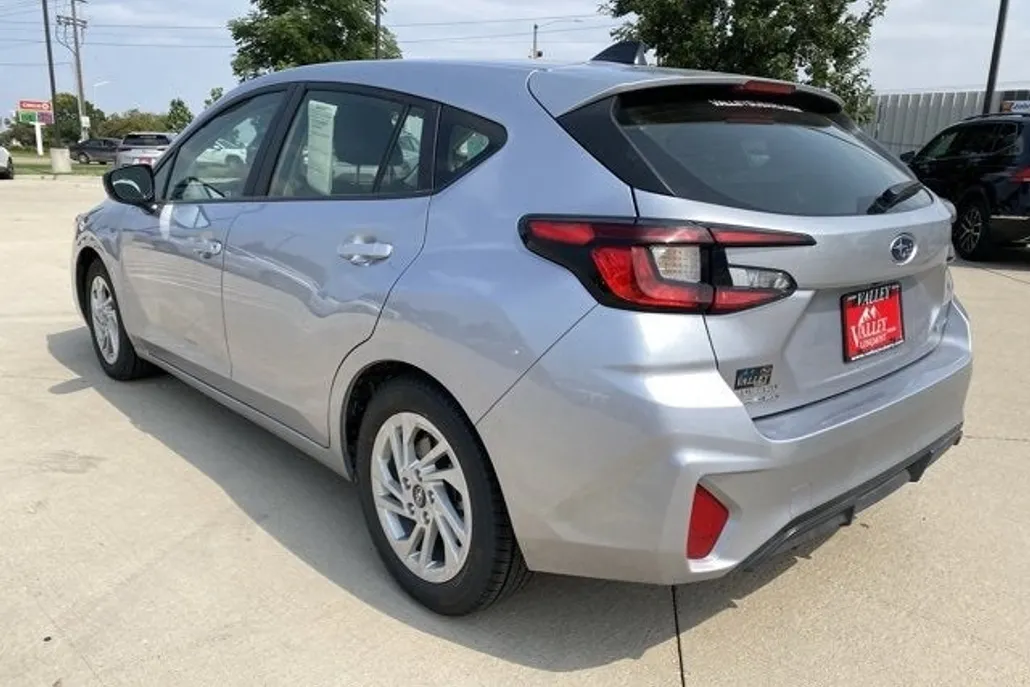 2024 Subaru Impreza Base photo 1