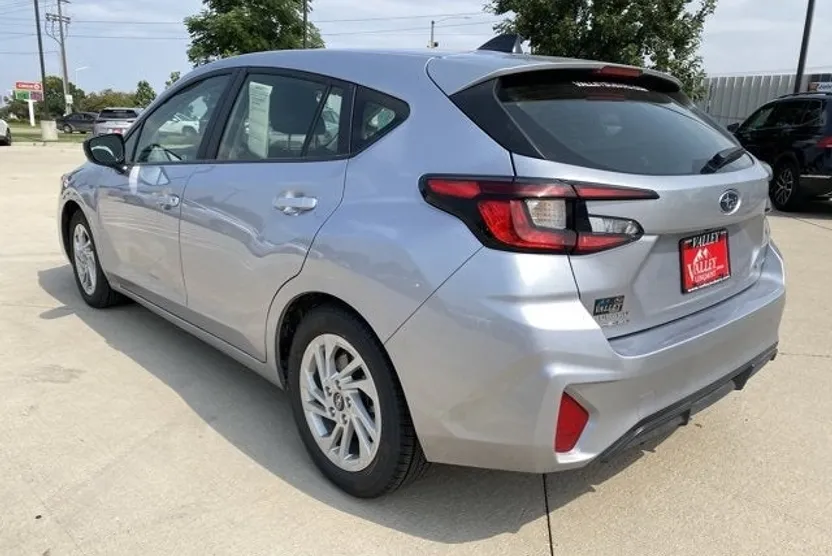 2024 Subaru Impreza Base photo 1