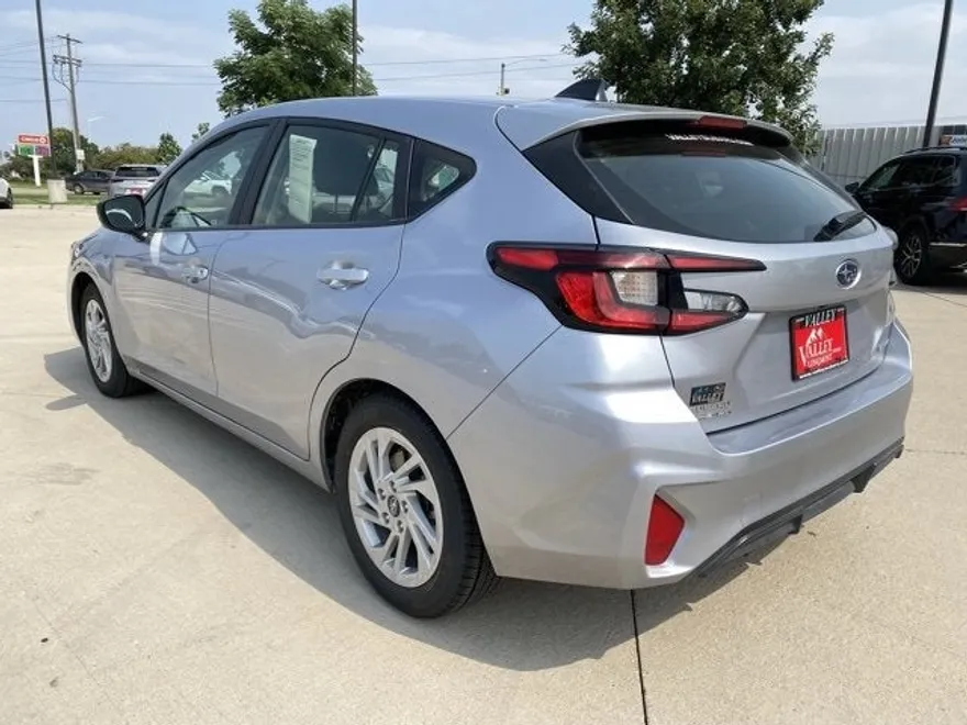 2024 Subaru Impreza Base photo 1