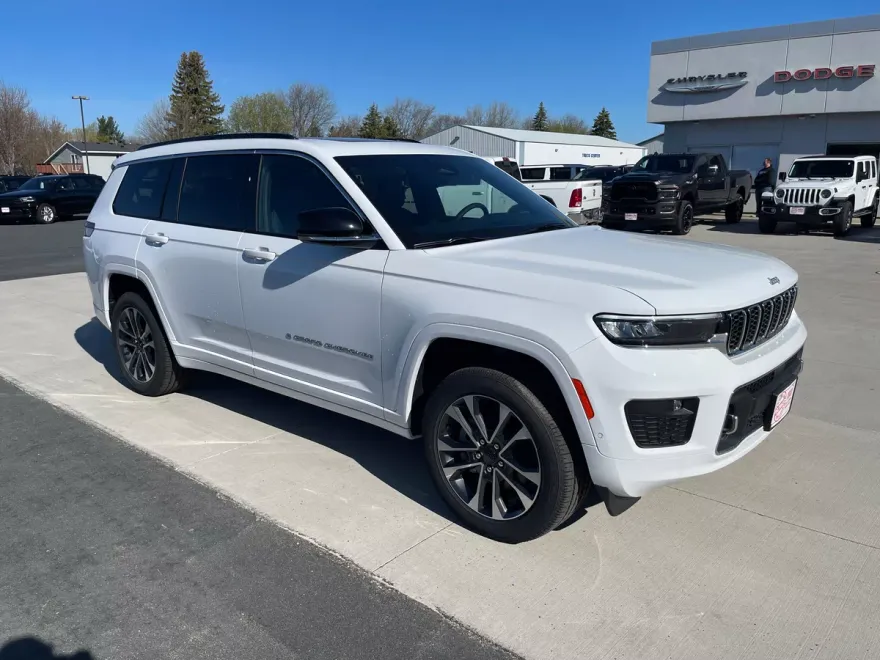 2025 Jeep Grand Cherokee Overland photo 1