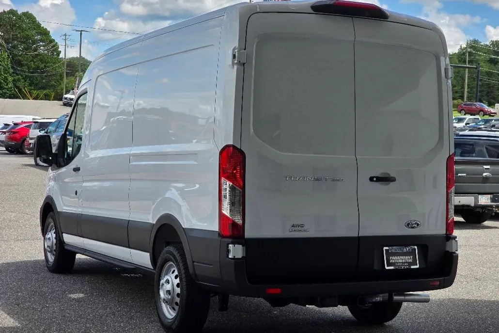 2025 Ford Transit Cargo Van photo 1