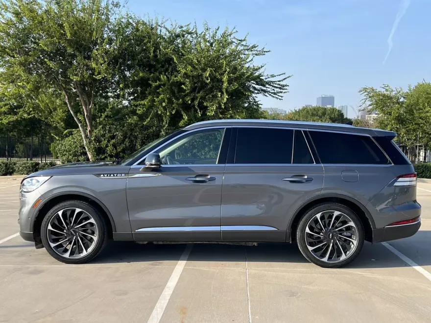 2023 Lincoln Aviator Reserve photo 1