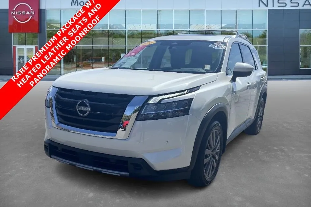 2024 Nissan Pathfinder SL photo 1