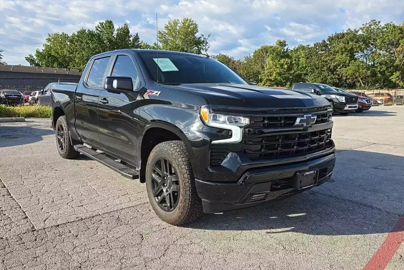 2024 Chevrolet Silverado 1500 RST photo 1