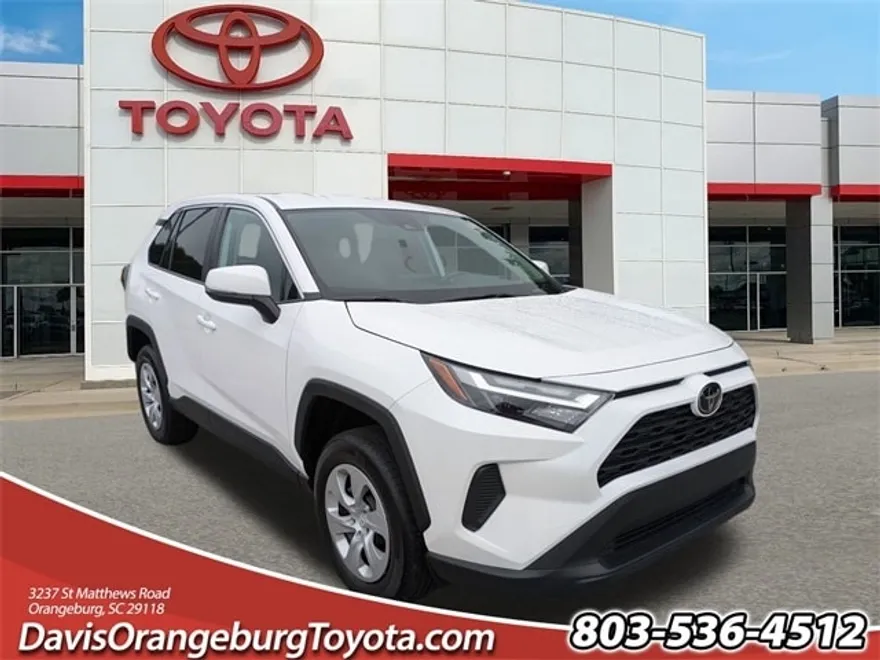 2024 Toyota RAV4 LE photo 1