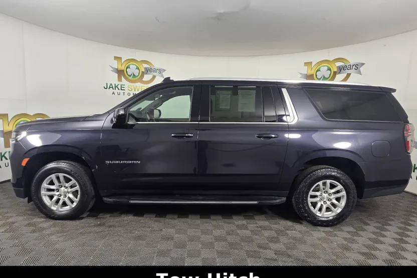 2022 Chevrolet Suburban LT photo 1