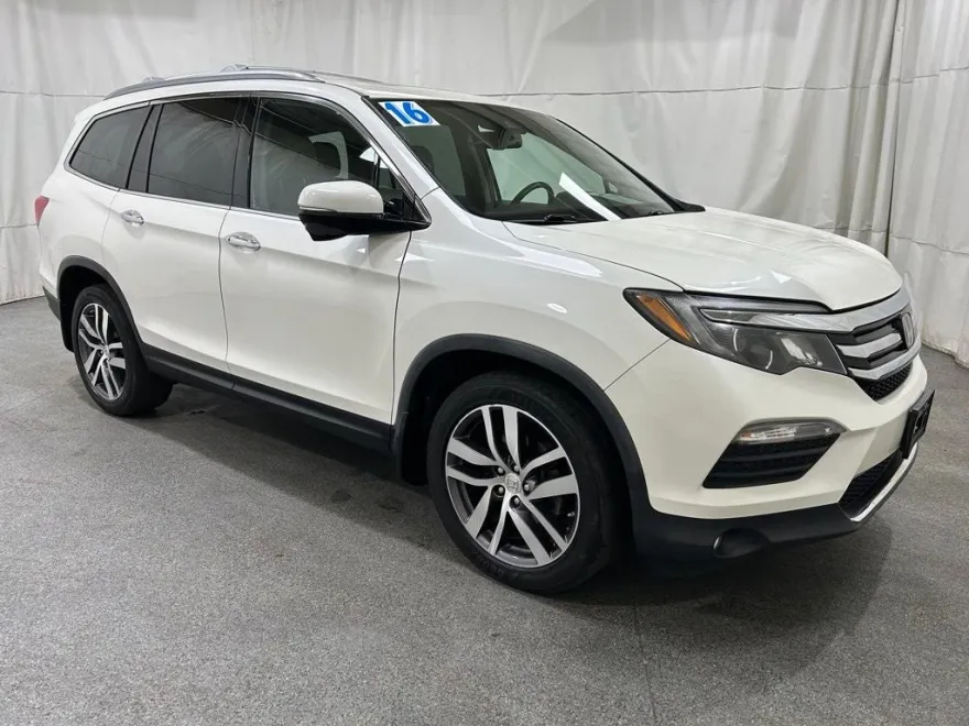 2016 Honda Pilot Touring photo 1