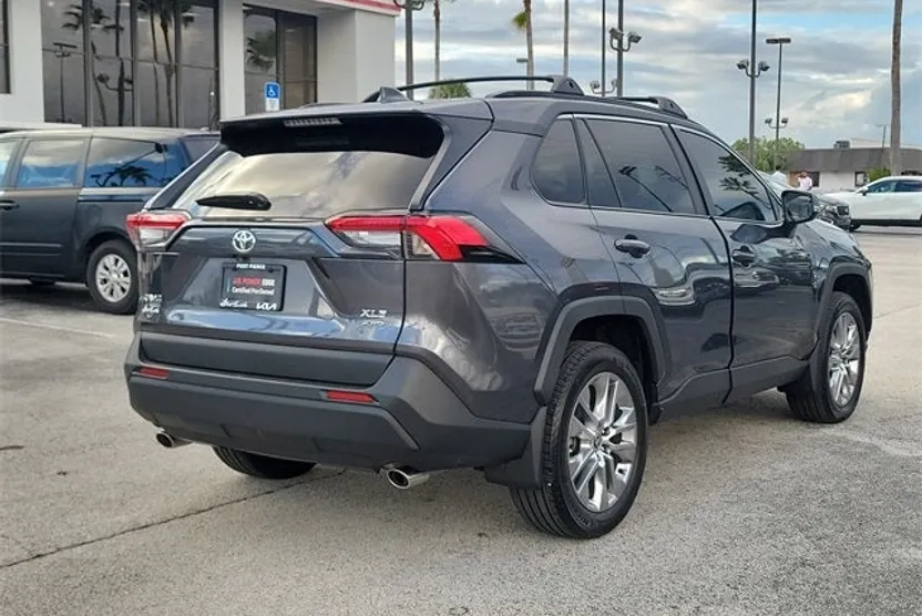 2025 Toyota RAV4 XLE Premium photo 1