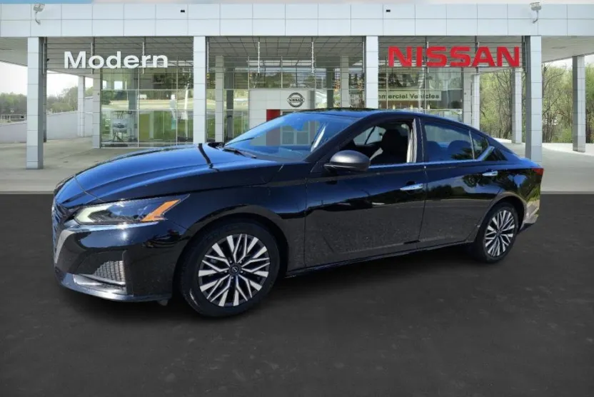 2024 Nissan Altima 2.5 SV photo 1