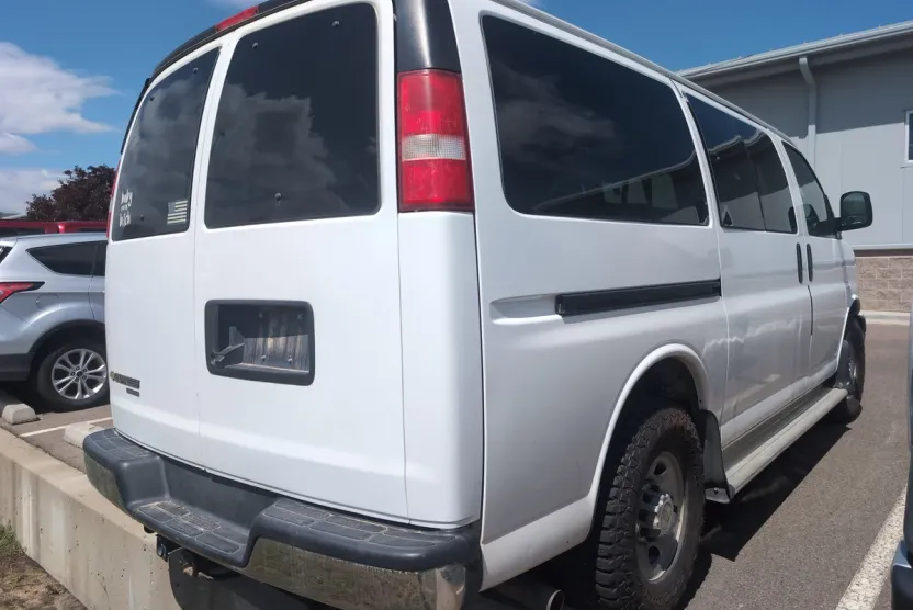 2016 Chevrolet Express 3500 LT Passenger Van photo 1