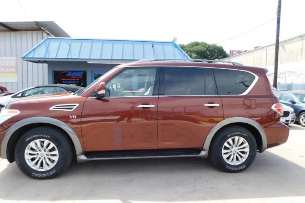 2017 Nissan Armada SV photo 1