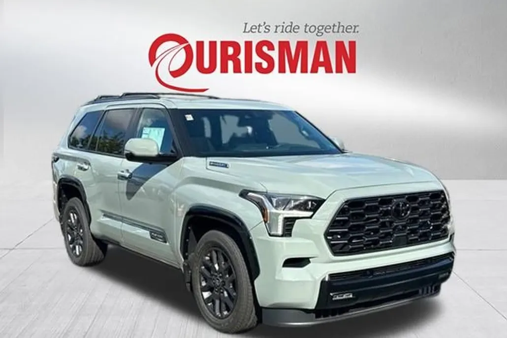 2025 Toyota Sequoia Platinum photo 1