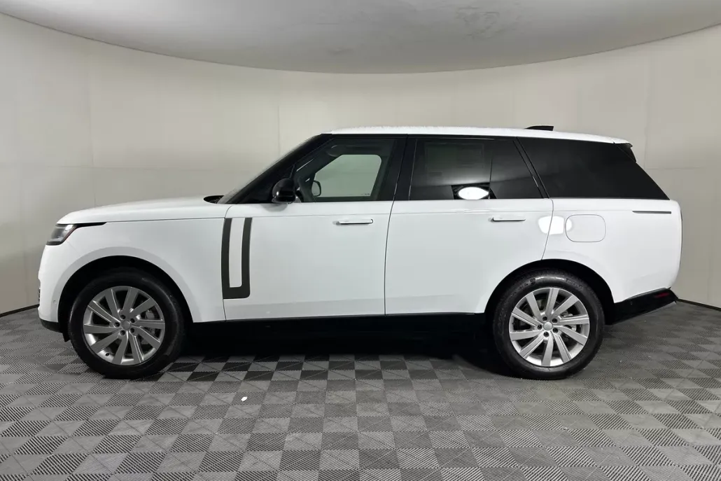2025 Land Rover Range Rover SE photo 1