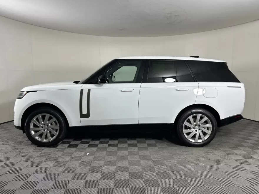 2025 Land Rover Range Rover SE photo 1