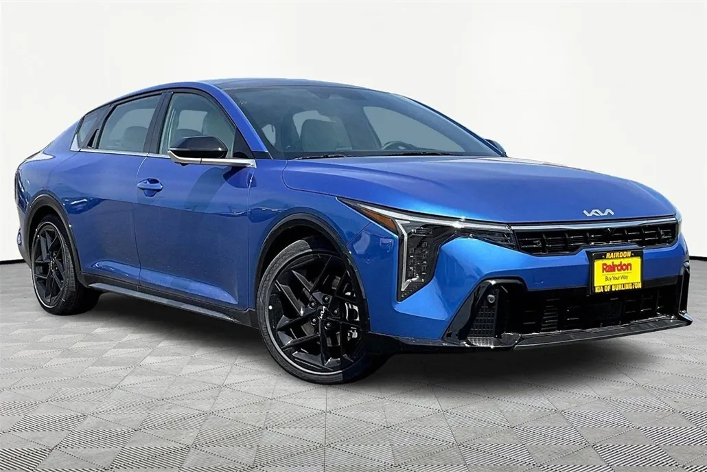 2025 Kia K4 GT-Line Turbo photo 1