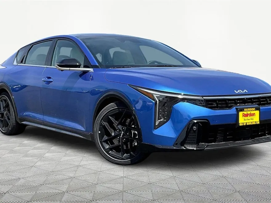 2025 Kia K4 GT-Line Turbo photo 1