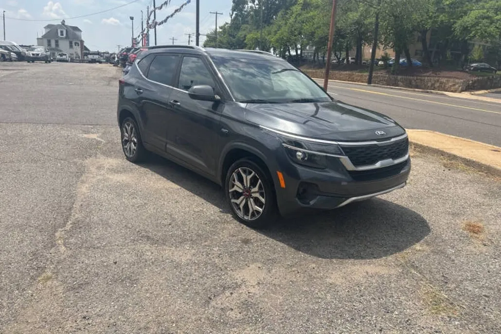 2021 Kia Seltos S photo 1