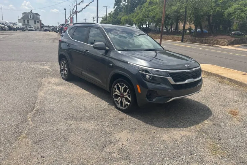 2021 Kia Seltos S photo 1