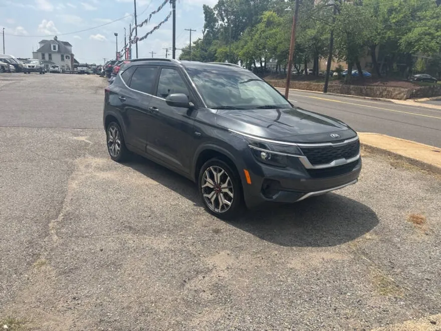 2021 Kia Seltos S photo 1