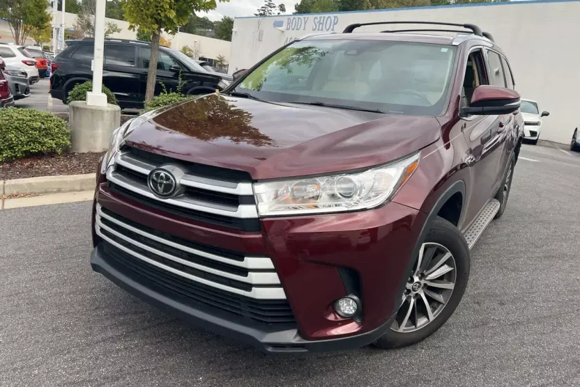 2019 Toyota Highlander XLE photo 1
