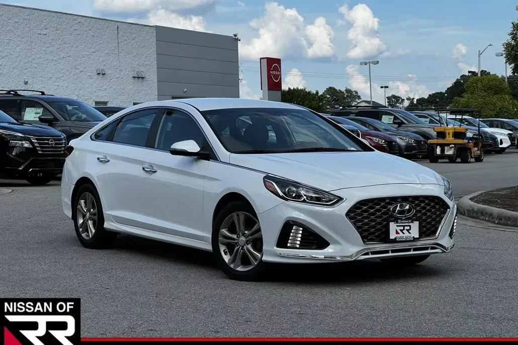 2019 Hyundai Sonata SEL photo 1