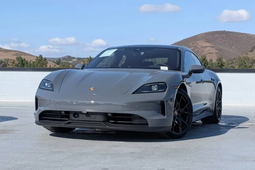 2026 Porsche Taycan Base photo 1
