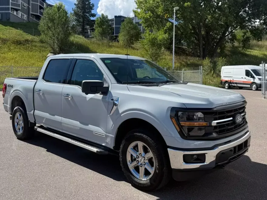 2024 Ford F-150 XLT photo 1