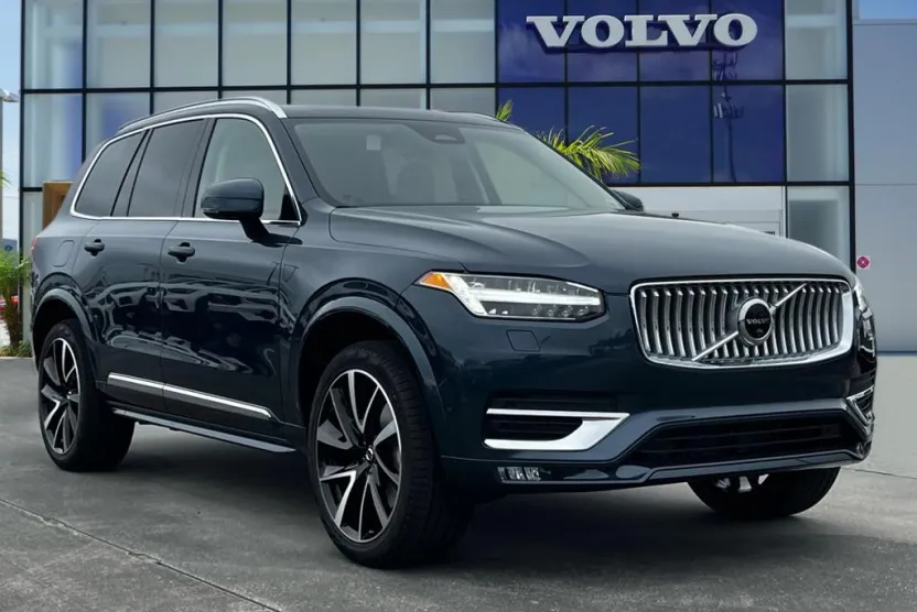 2025 Volvo XC90 Plus photo 1