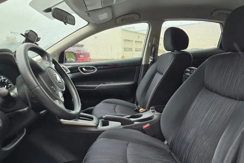2019 Nissan Sentra SV photo 1