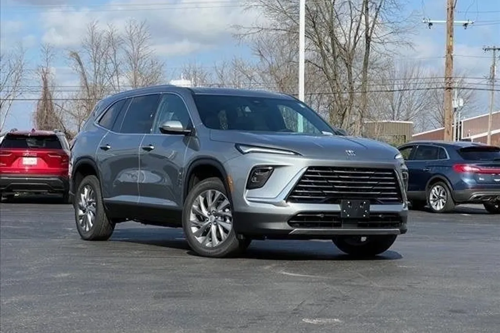 2025 Buick Enclave Preferred photo 1