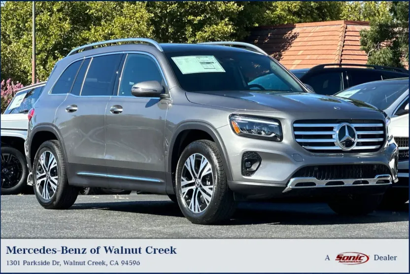 2026 Mercedes Benz GLB 250 photo 1