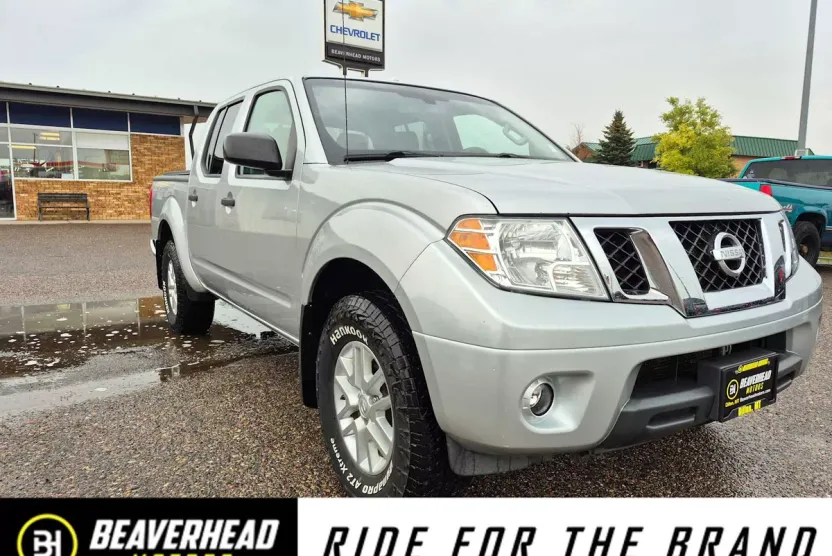 2015 Nissan Frontier SV photo 1