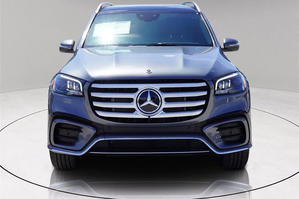 2026 Mercedes Benz GLS 450 4MATIC photo 1