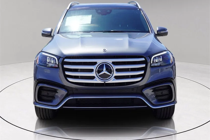 2026 Mercedes Benz GLS 450 4MATIC photo 1